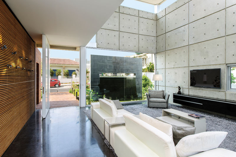 כניסה לבית פרטי